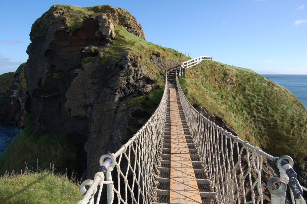 carrick-a-rede-rope-bridge-northern-ireland