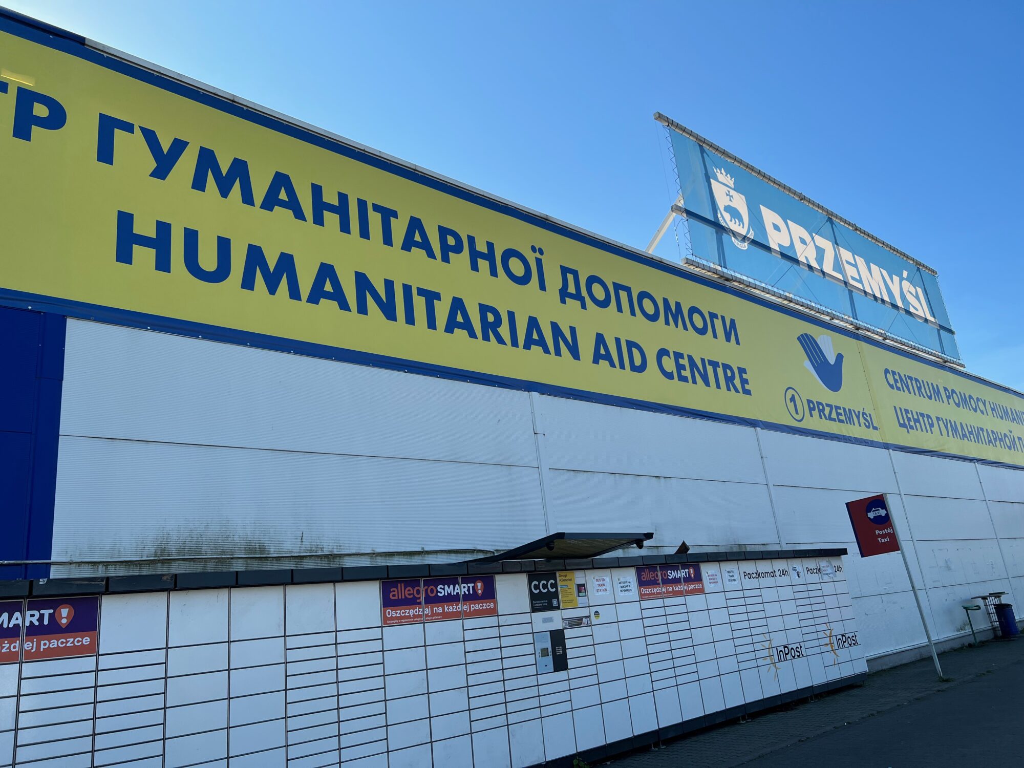 refugee volunteer center poland